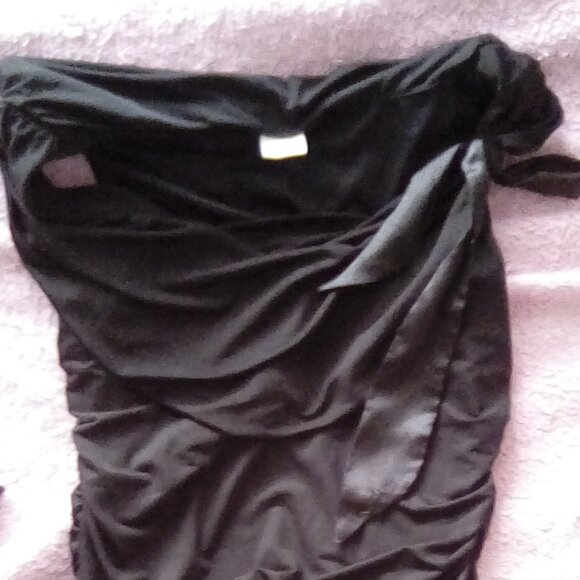 Suzy Shier Tops - Sleeveless black top
